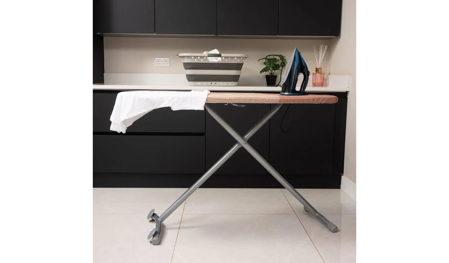 Addis Deluxe Large 135x46cm Ironing Board Stripes Adjustable Height - Image 4