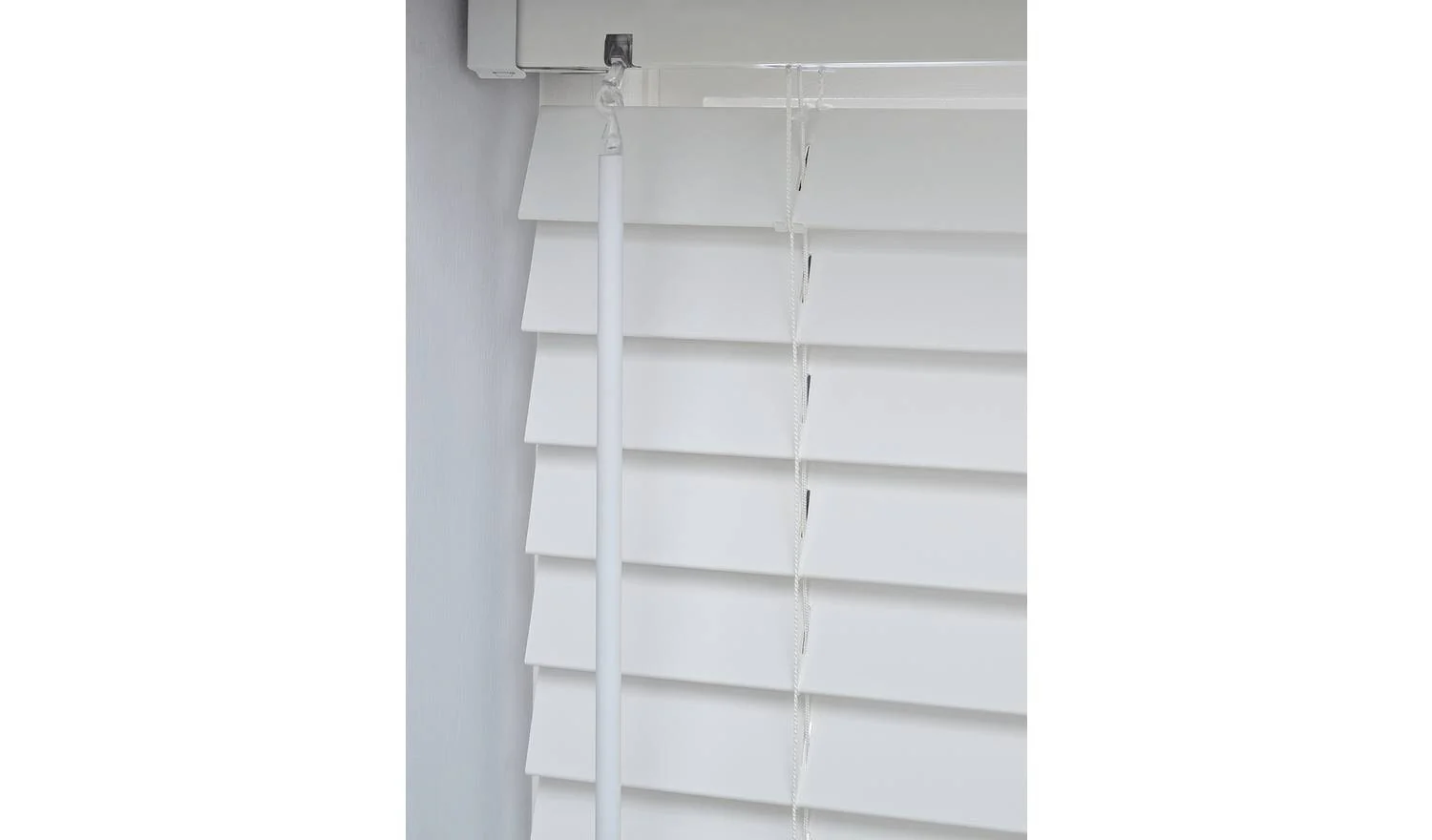 Faux Wood White 25mm Slat Venetian Blind 180x160cm Easy Clean - Image 6
