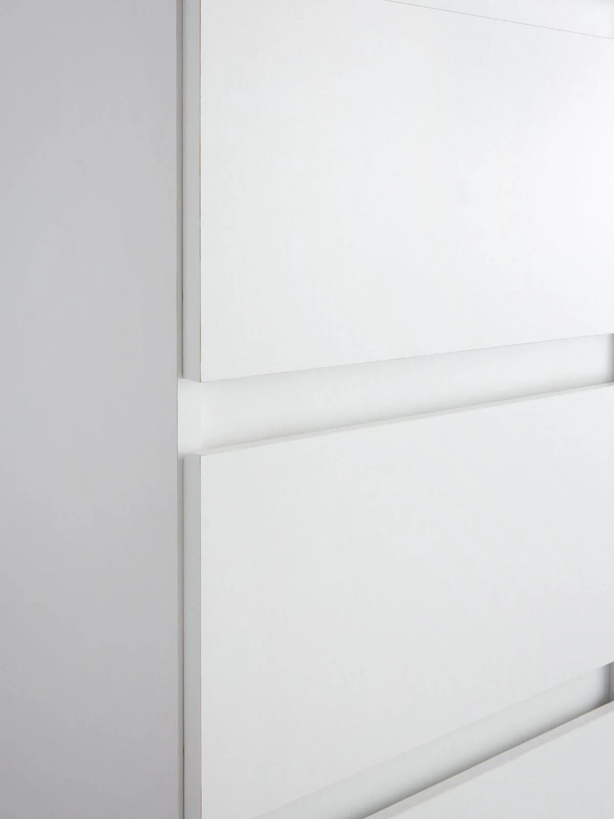 Lisson 3 Drawer Chest White Spacious and Stylish Bedroom Storage Solution - Image 5