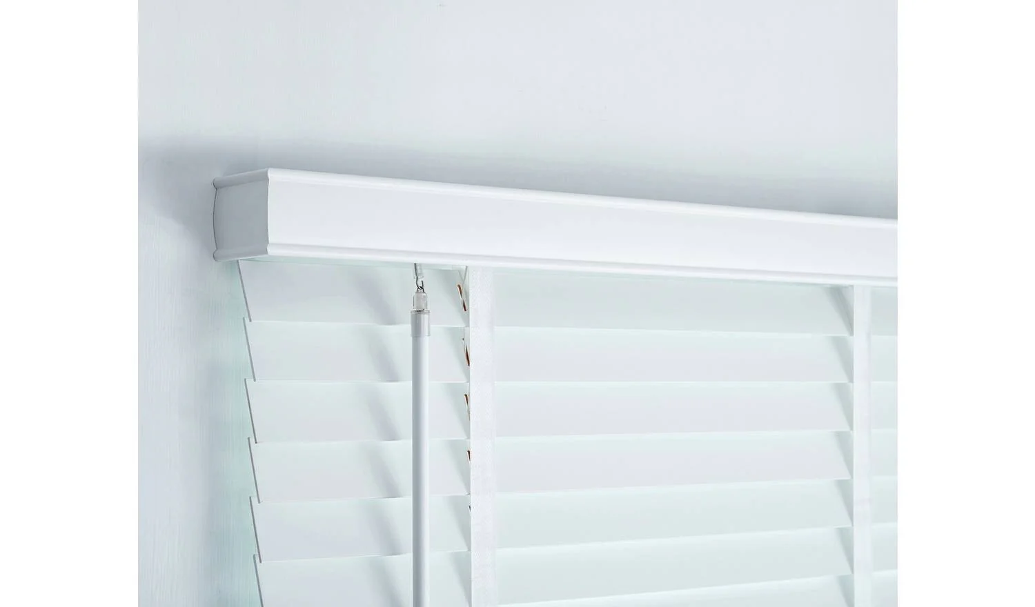 Little Black Book 50mm Venetian Blind White 105x160cm Light Control - Image 4