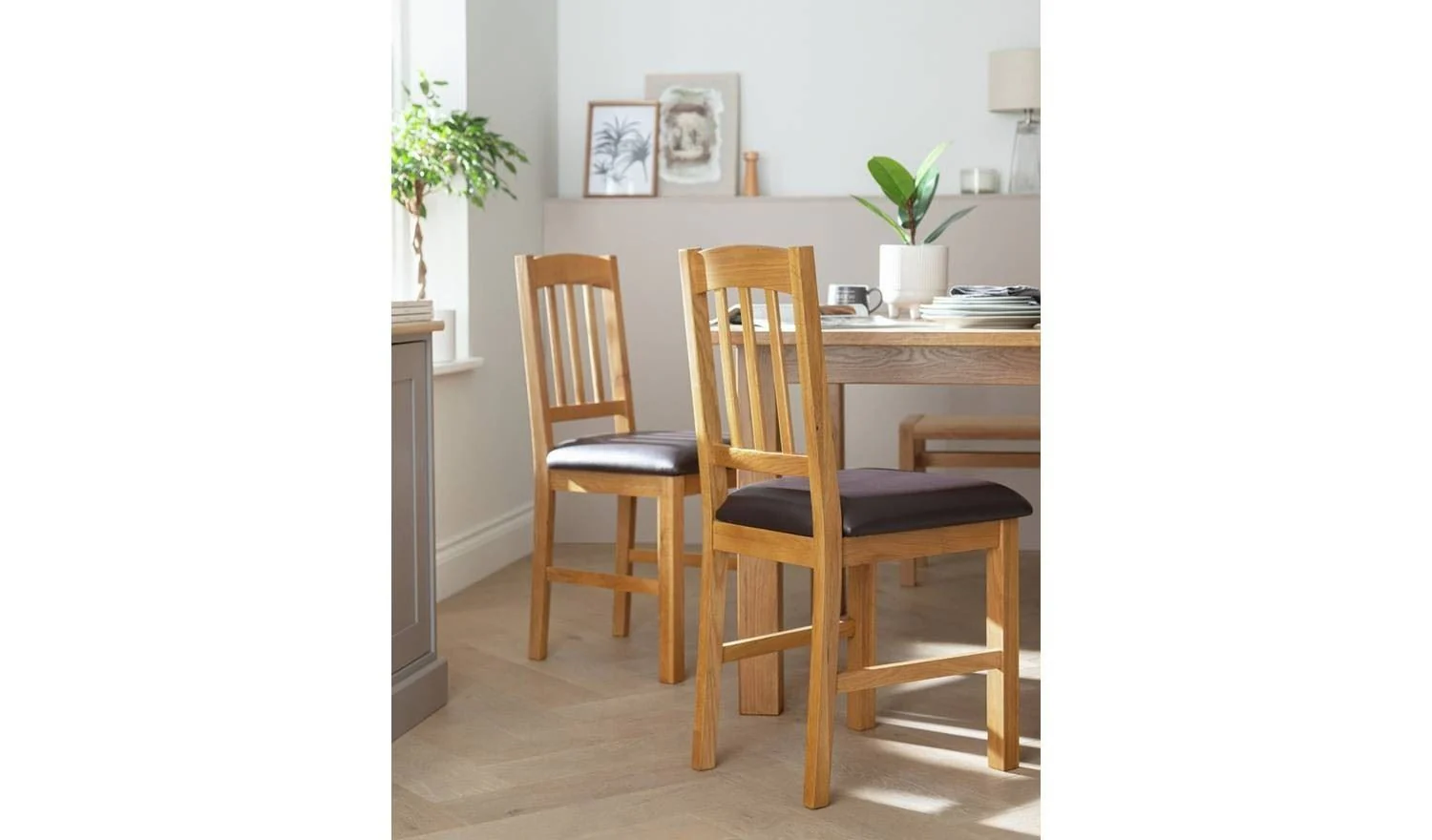 Pair of 2 Oak Dining Chairs Comfortable Seating for Kitchen - Image 2