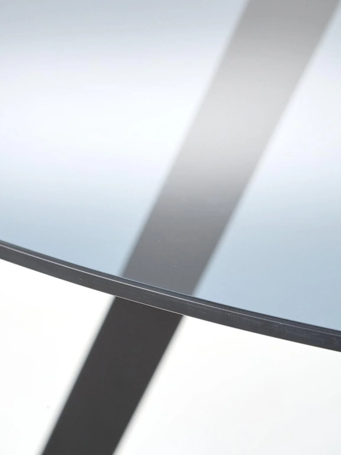 Very Home Marlow 130 cm Round Elegant Dining Table Black Clear Glass TOP - Image 5